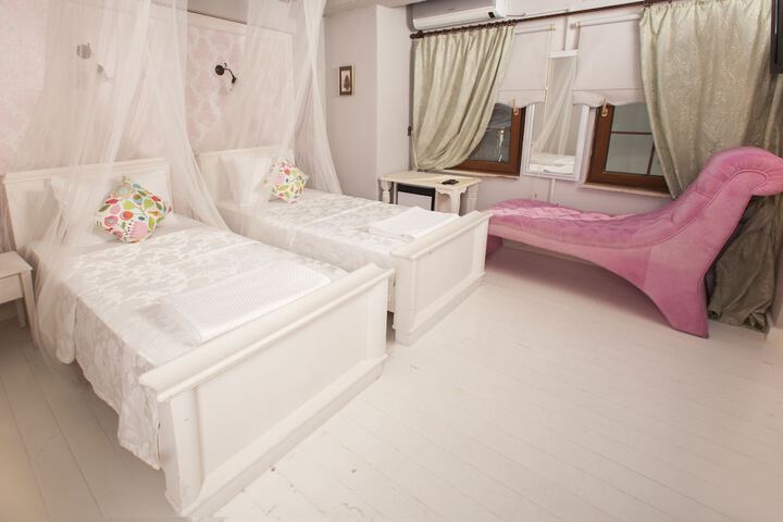 Room 9 of 55