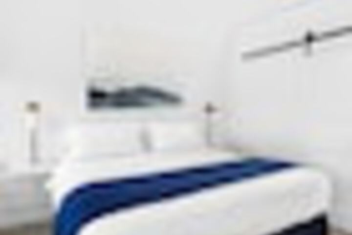 Room 308 of 984