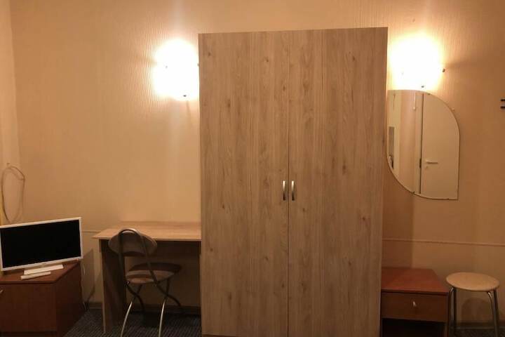 Room 10 of 34