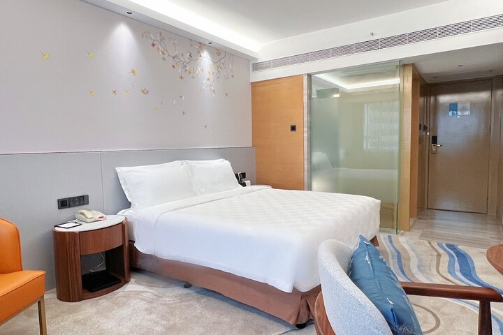 Room 14 of 60