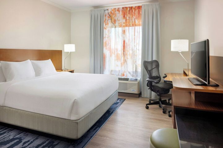 Room 32 of 73