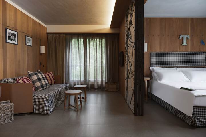 Room 25 of 62