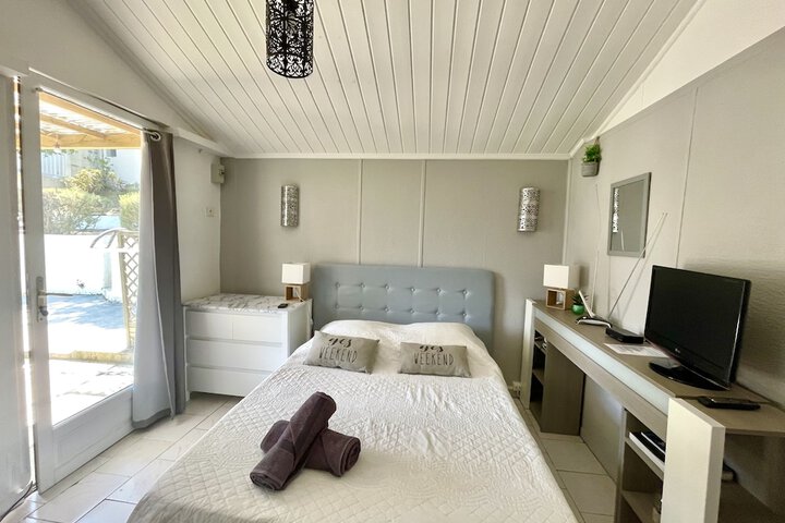 Room 16 of 73