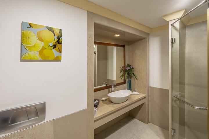Room 65 of 184