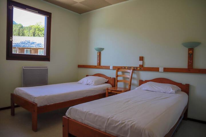 Room 11 of 25