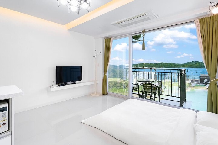 Room 26 of 73