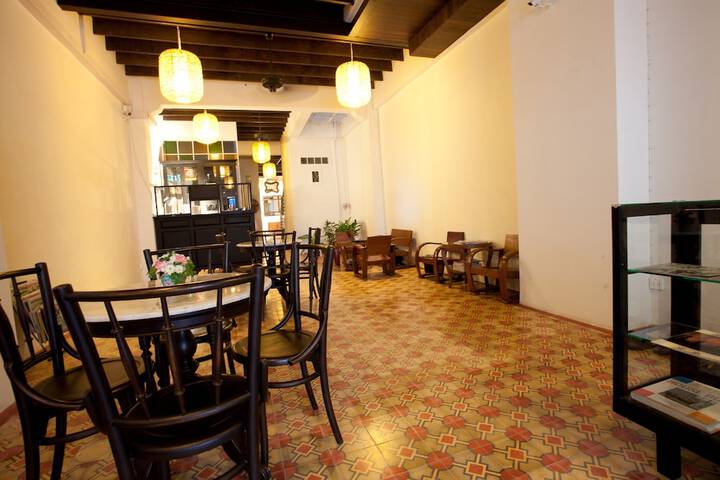 Guest Lobby