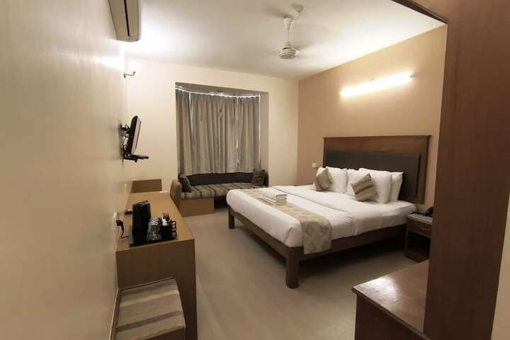 Room 35 of 64