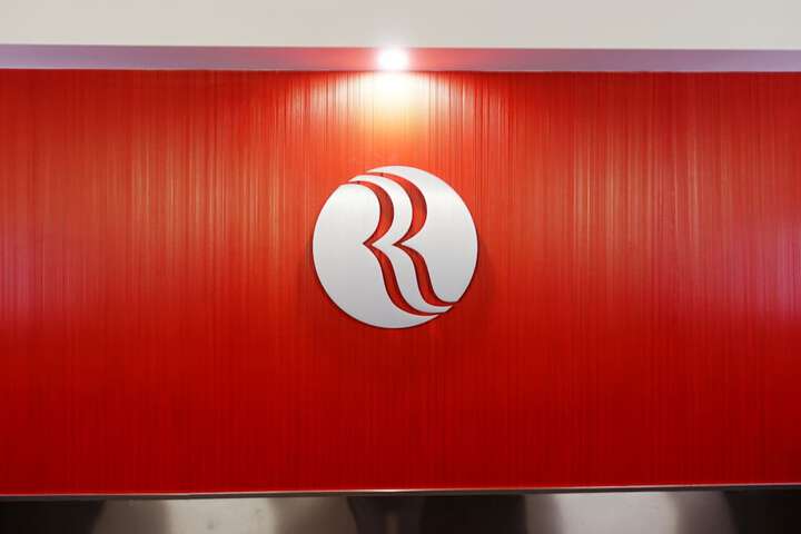 Ballroom/Hall 89 of 104