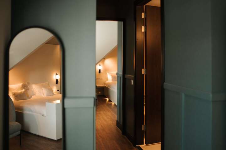 Room 43 of 96