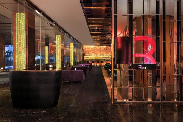 Lounge 88 of 122