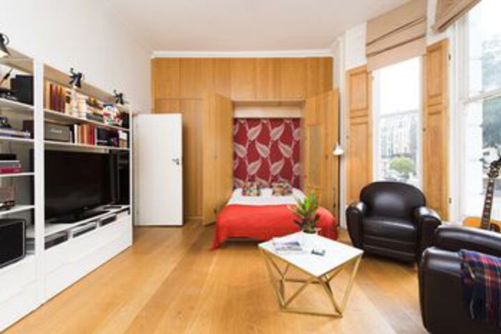 Room 10 of 22