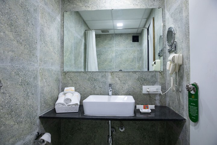 Room 15 of 17