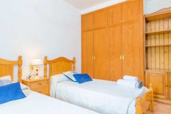 Room 8 of 27