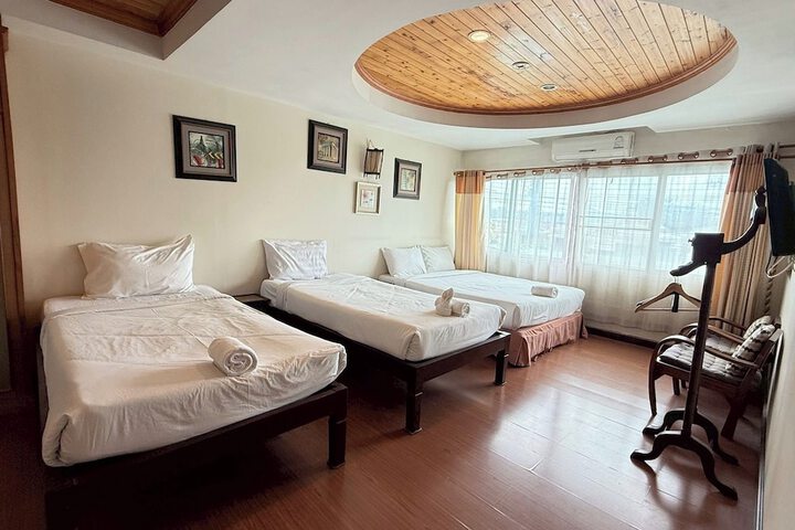 Room 5 of 121