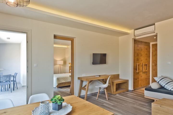 Room 24 of 43