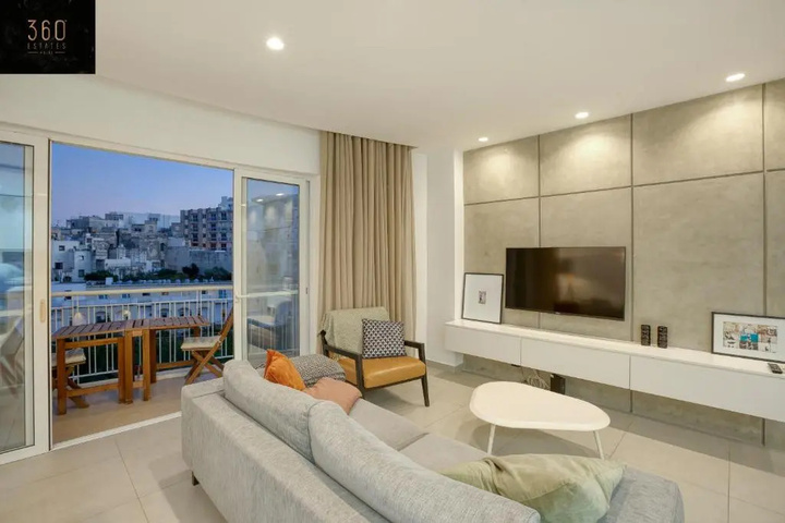 Green Oasis: Home with Breathtaking View w parking by 360 Estates