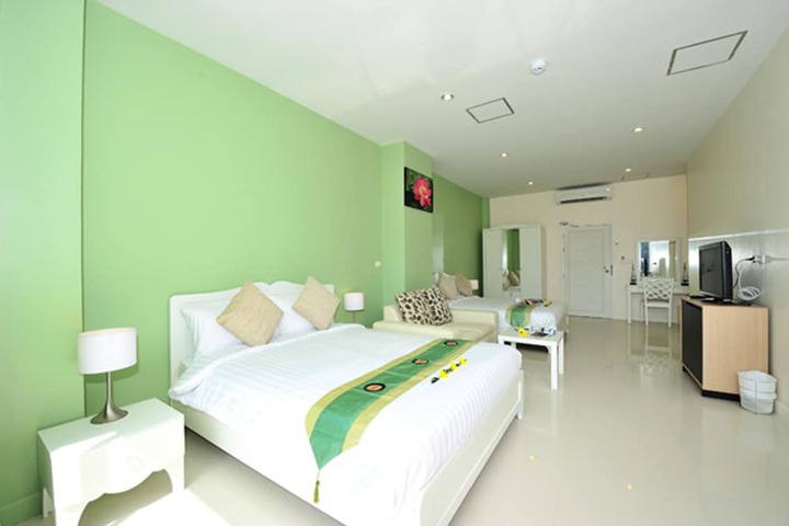 Room 6 of 40