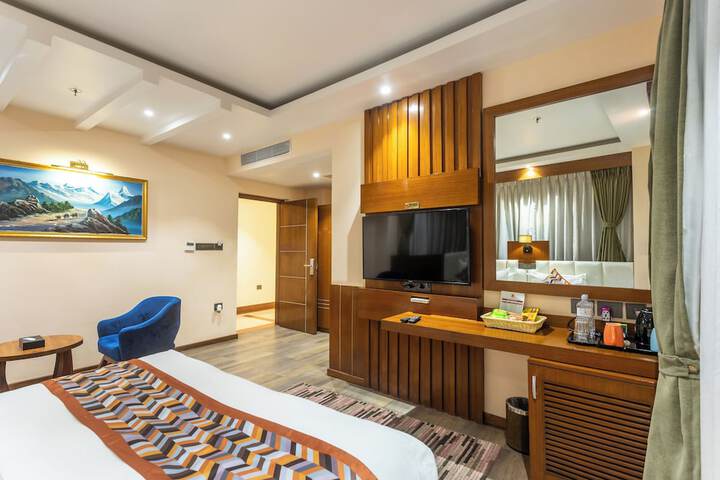 Room 32 of 84