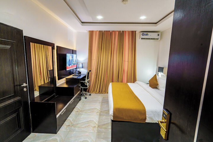 Room 41 of 87