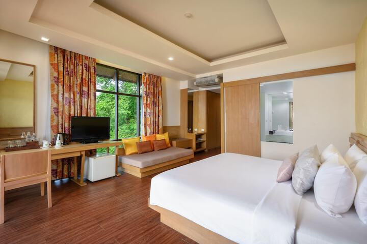 Room 5 of 38