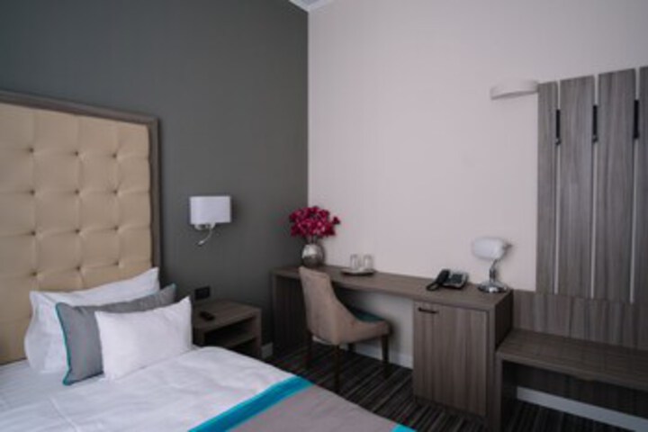 Room 41 of 48