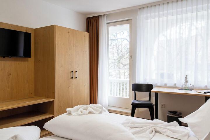 Room 15 of 32