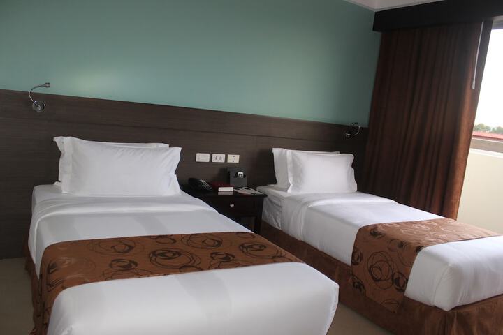 Room 12 of 63
