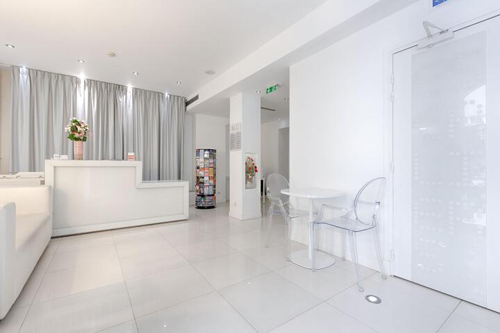 Entrance & Lobby