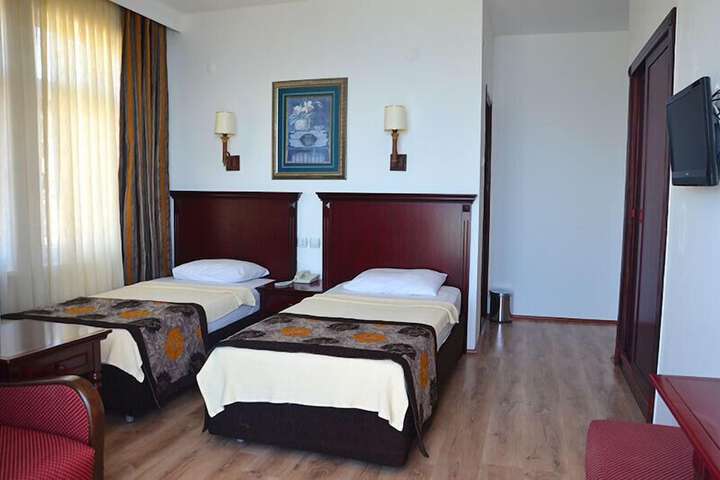 Room 11 of 26