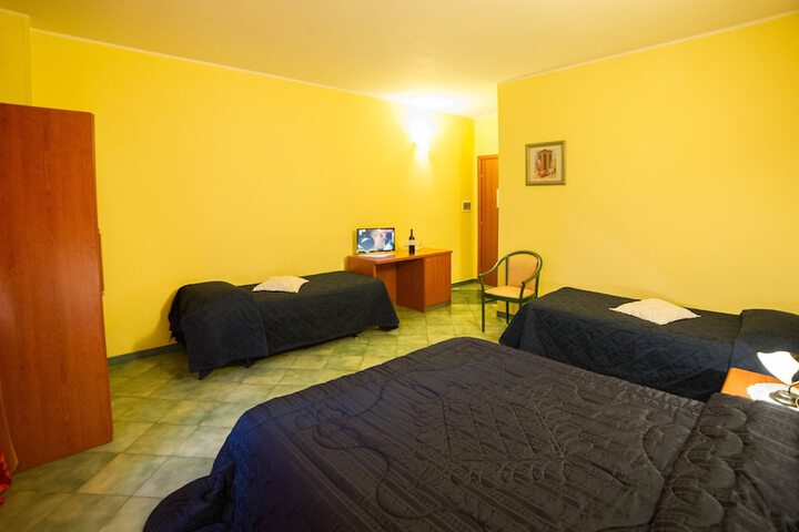 Room 9 of 43