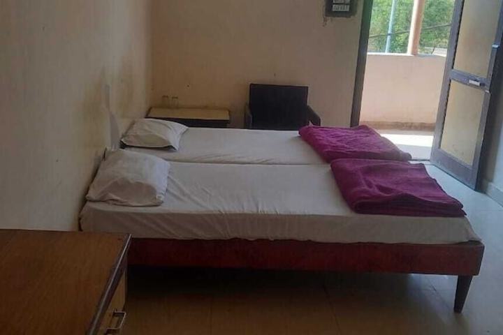 Room 19 of 33