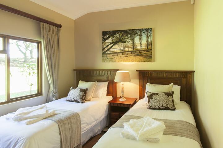 Room 37 of 299