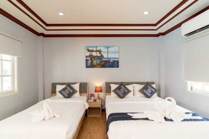 Room 6 of 51