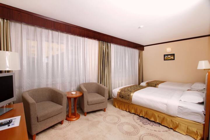 Room 7 of 28