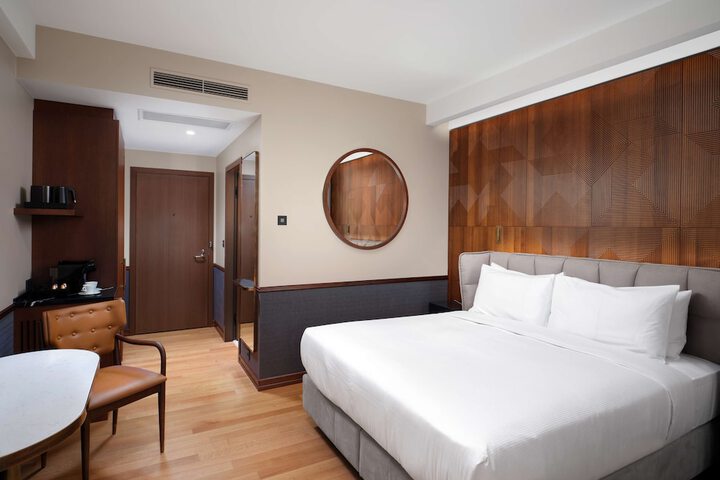 Room 21 of 132
