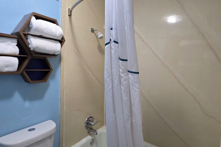 Room 16 of 24