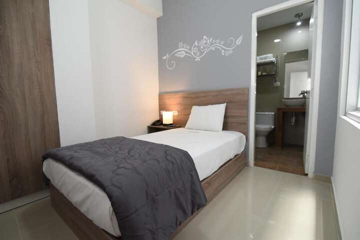 Room 17 of 34