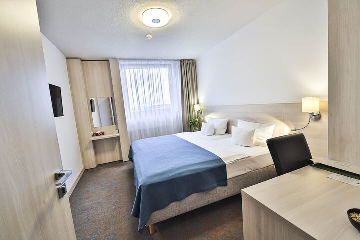 Room 15 of 49