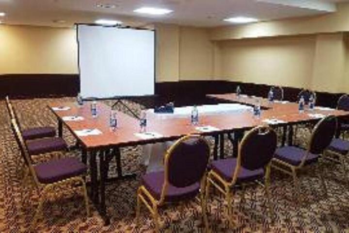 Business Center 73 of 81