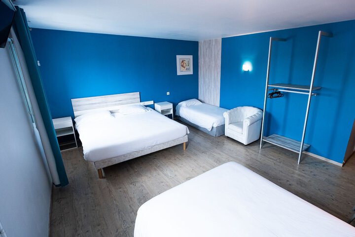 Room 16 of 48