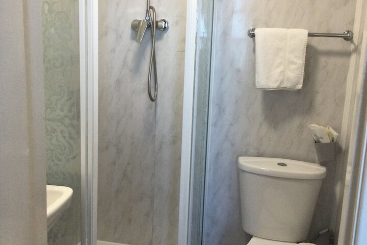Room 106 of 170