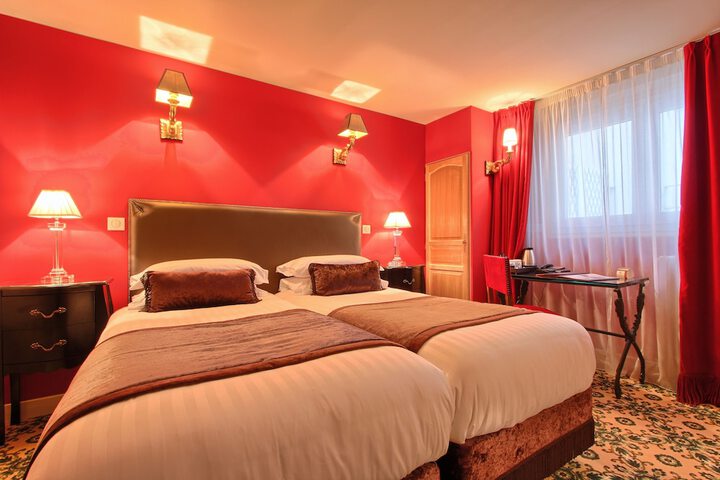 Room 4 of 48