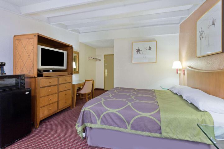 2 Queen Beds (4 of 5)