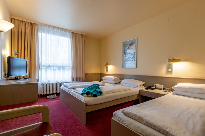 Room 9 of 47