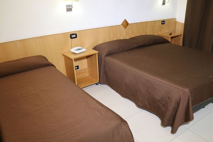 Room 8 of 40