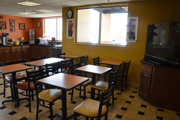 Breakfast area
