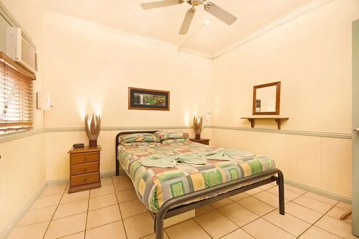 Room 5 of 35