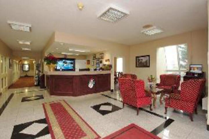 Rodeway Inn & Suites Chutes du Niagara