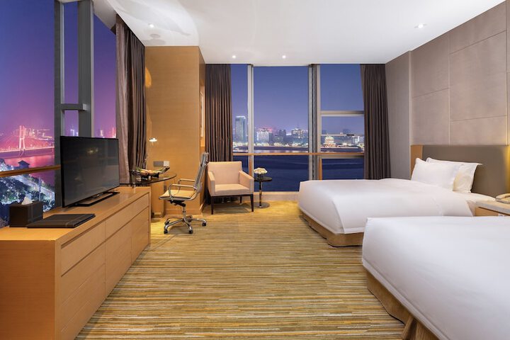 Room 27 of 117